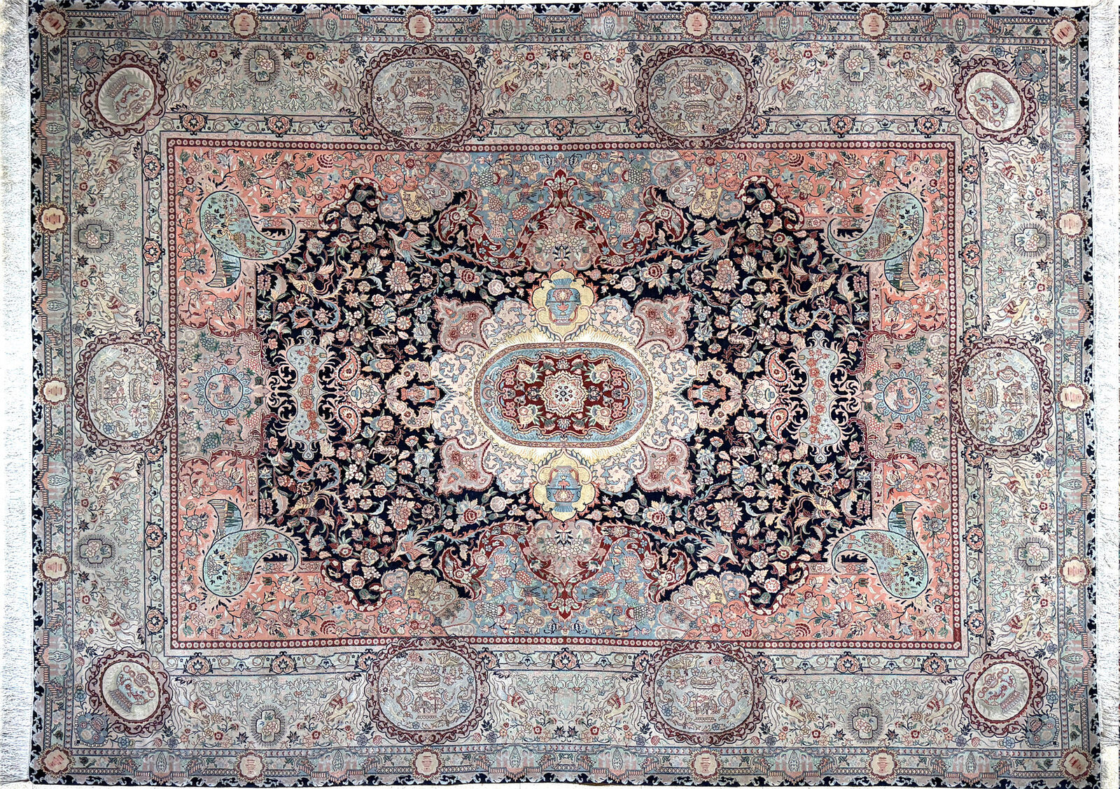 Antiue test rug