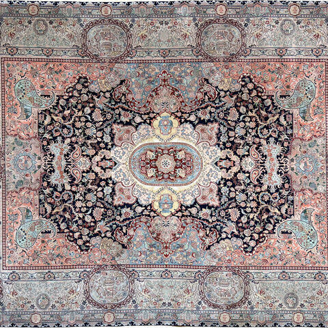 Antiue test rug