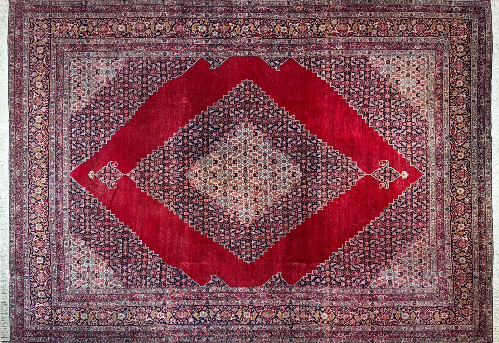 Antiue test rug